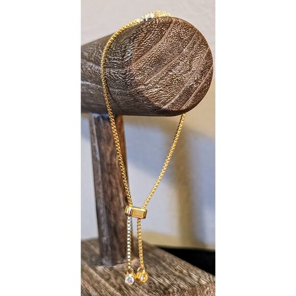 Gold Tone Box Chain Sparkle Starfish Adjustable Rhodium Plated Bracelet - Picture 3 of 9